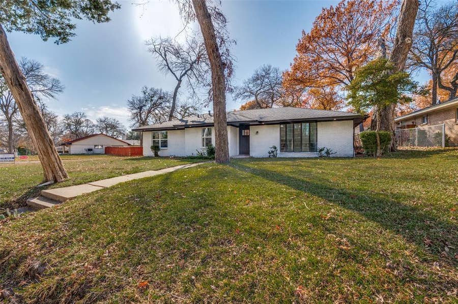 Property photo for 1241 Springbrook Drive, DeSoto, TX