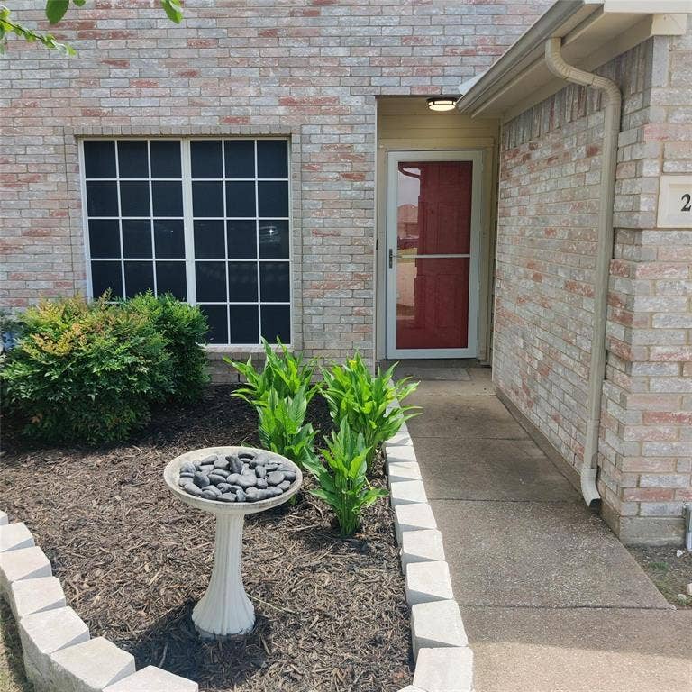 Property photo for 222 Chesterfield Circle, Waxahachie, TX
