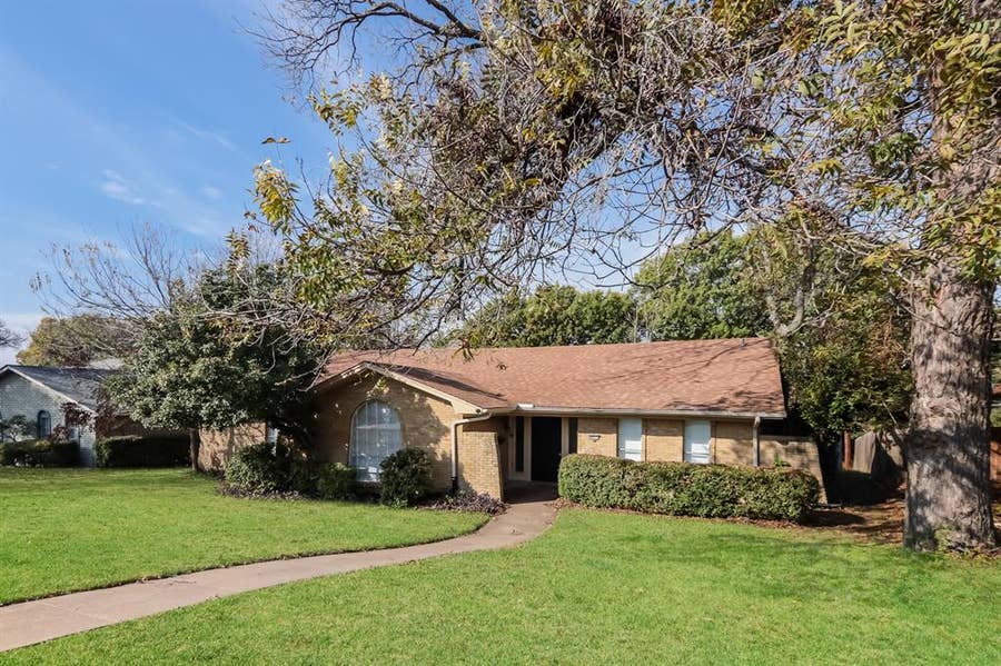 Property photo for 4821 Ashbrook Road, Dallas, TX