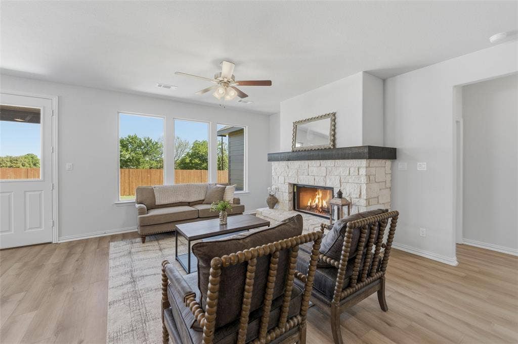 1237 Sabine River Lane, Springtown, TX 76082 1237 Sabine River Lane, Springtown, TX 76082