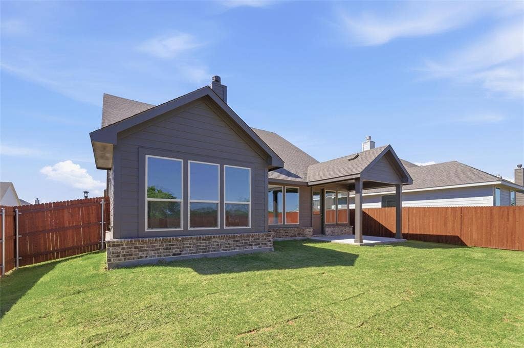 1237 Sabine River Lane, Springtown, TX 76082 1237 Sabine River Lane, Springtown, TX 76082