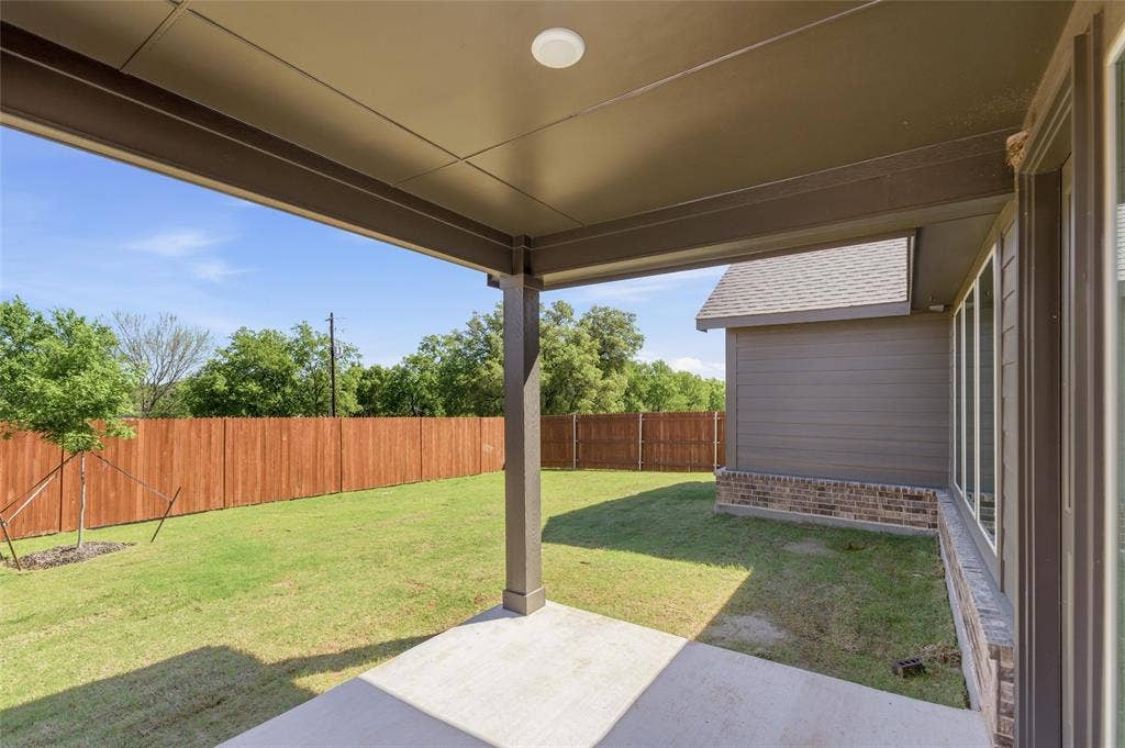 1237 Sabine River Lane, Springtown, TX 76082 1237 Sabine River Lane, Springtown, TX 76082