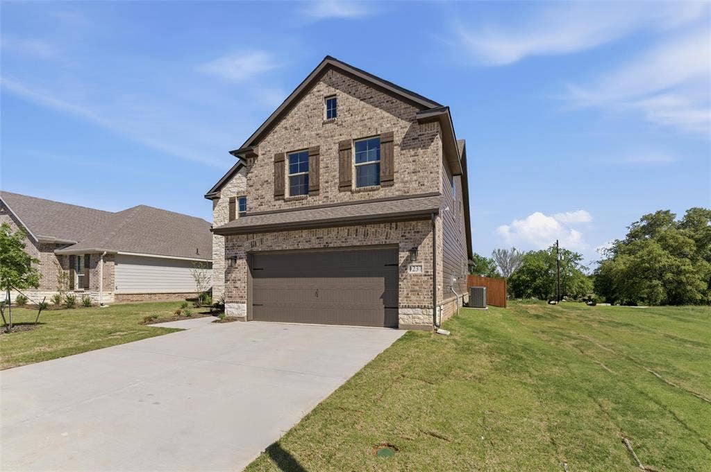 1237 Sabine River Lane, Springtown, TX 76082 1237 Sabine River Lane, Springtown, TX 76082