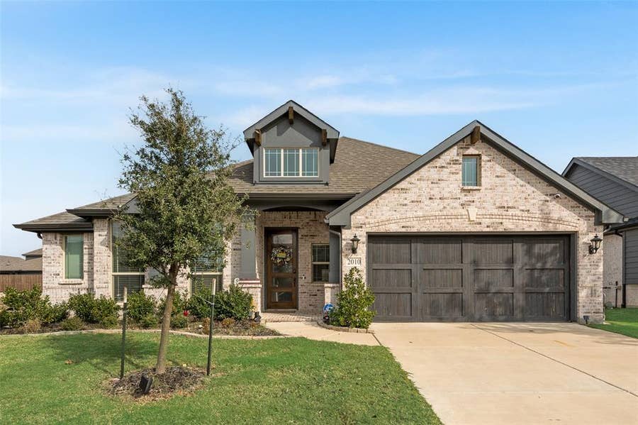 Property photo for 2010 Dundalk Lane, Forney, TX