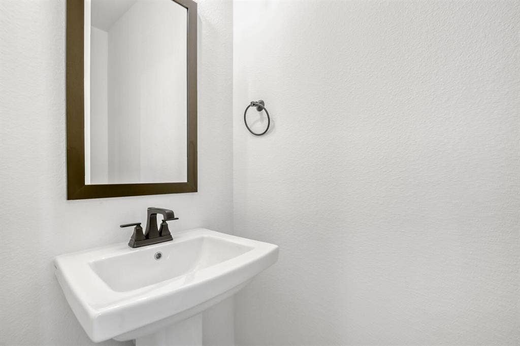 2228 Prickly Cactus Drive, Forney, TX 75126 Bathroom featuring a sink