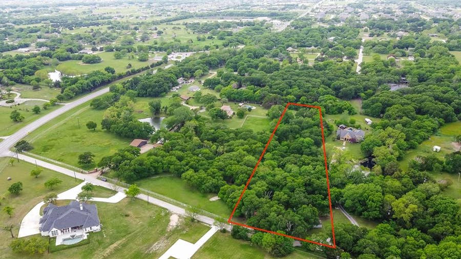Property photo for 125 N Lost Valley Drive, Lucas, TX