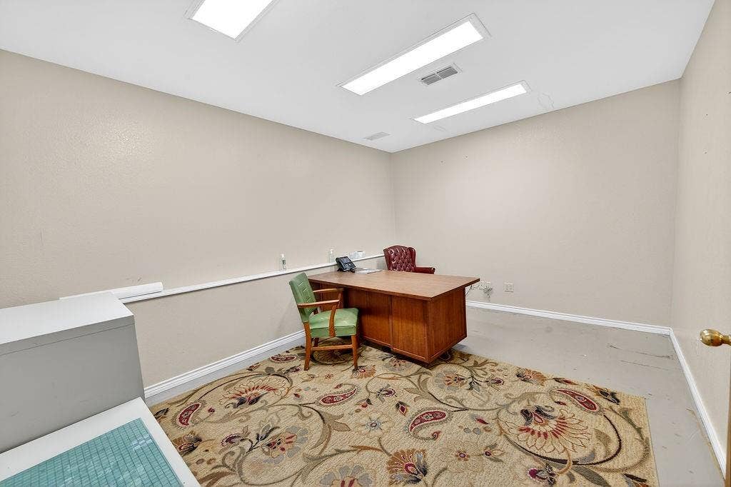 110 E Corsicana Street, Athens, TX 75751 110 E Corsicana Street, Athens, TX 75751