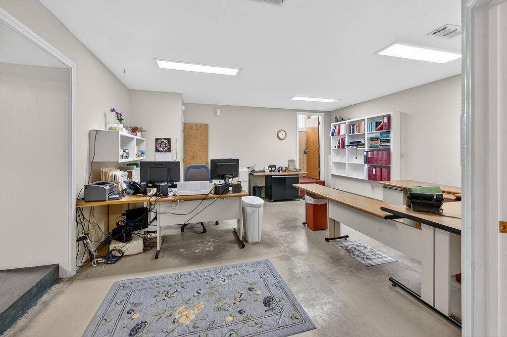 110 E Corsicana Street, Athens, TX 75751 110 E Corsicana Street, Athens, TX 75751