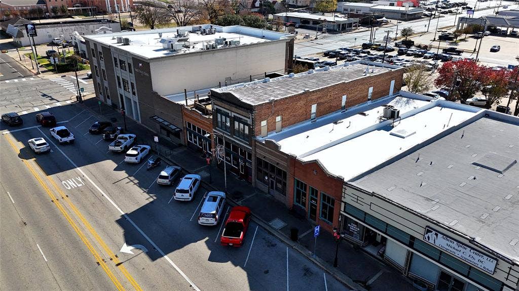 110 E Corsicana Street, Athens, TX 75751 110 E Corsicana Street, Athens, TX 75751