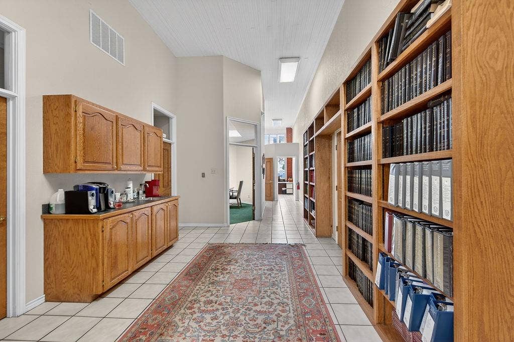 110 E Corsicana Street, Athens, TX 75751 110 E Corsicana Street, Athens, TX 75751