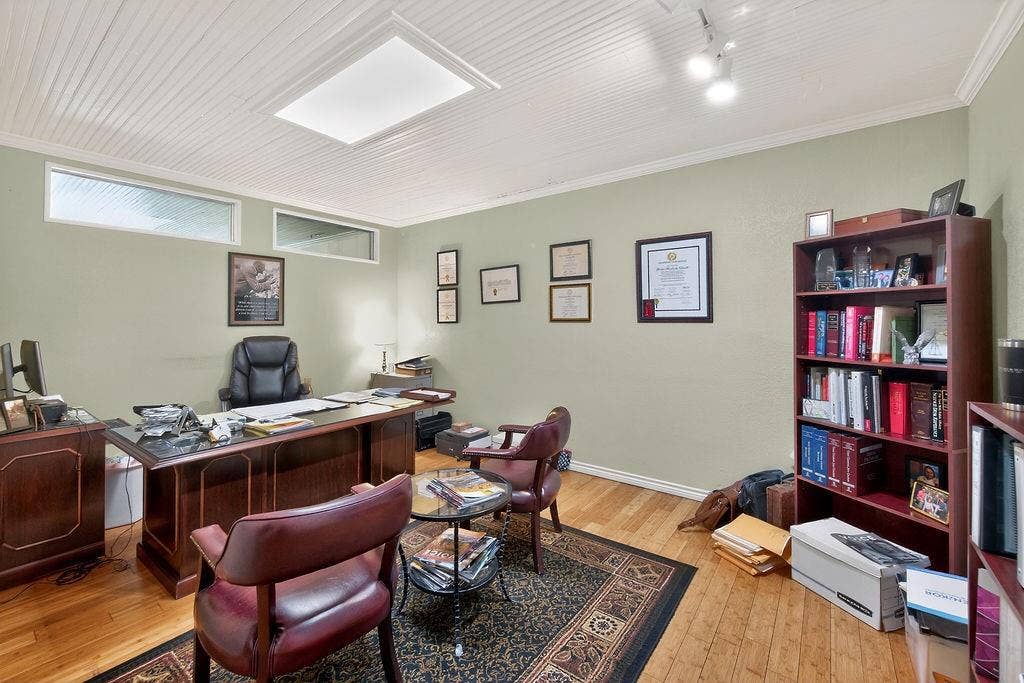 110 E Corsicana Street, Athens, TX 75751 110 E Corsicana Street, Athens, TX 75751