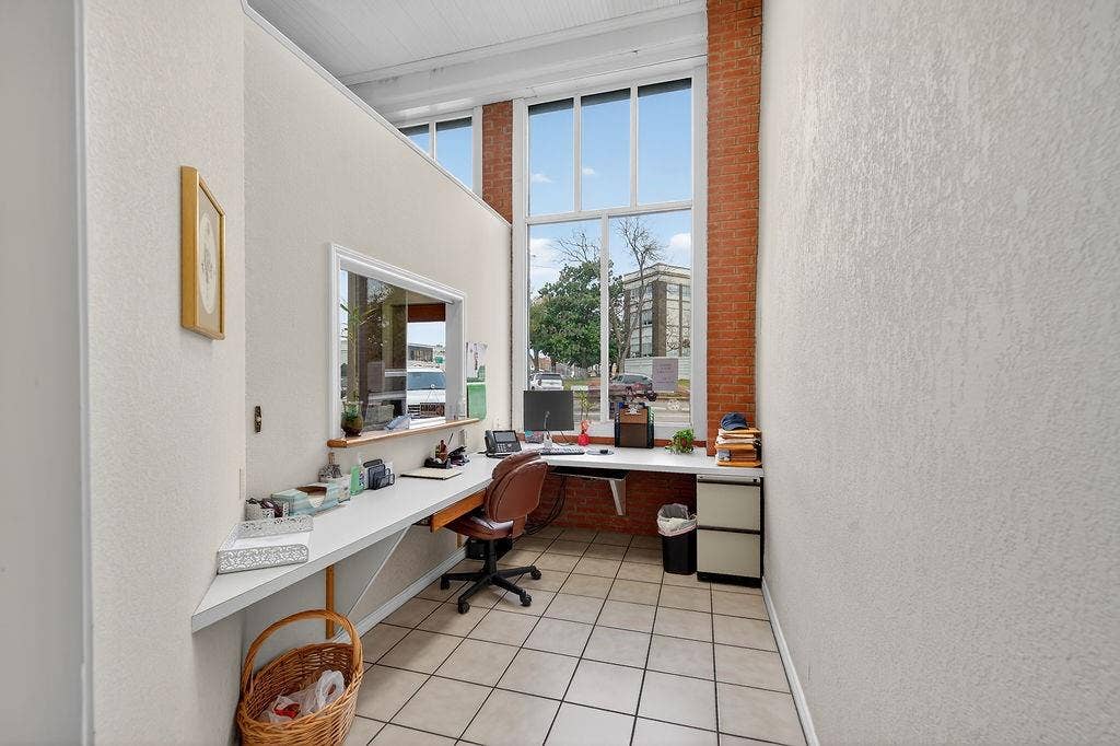110 E Corsicana Street, Athens, TX 75751 110 E Corsicana Street, Athens, TX 75751
