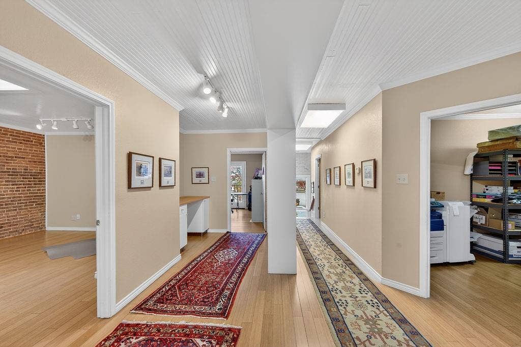 110 E Corsicana Street, Athens, TX 75751 110 E Corsicana Street, Athens, TX 75751