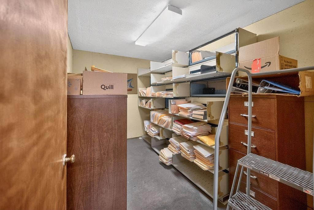 110 E Corsicana Street, Athens, TX 75751 110 E Corsicana Street, Athens, TX 75751