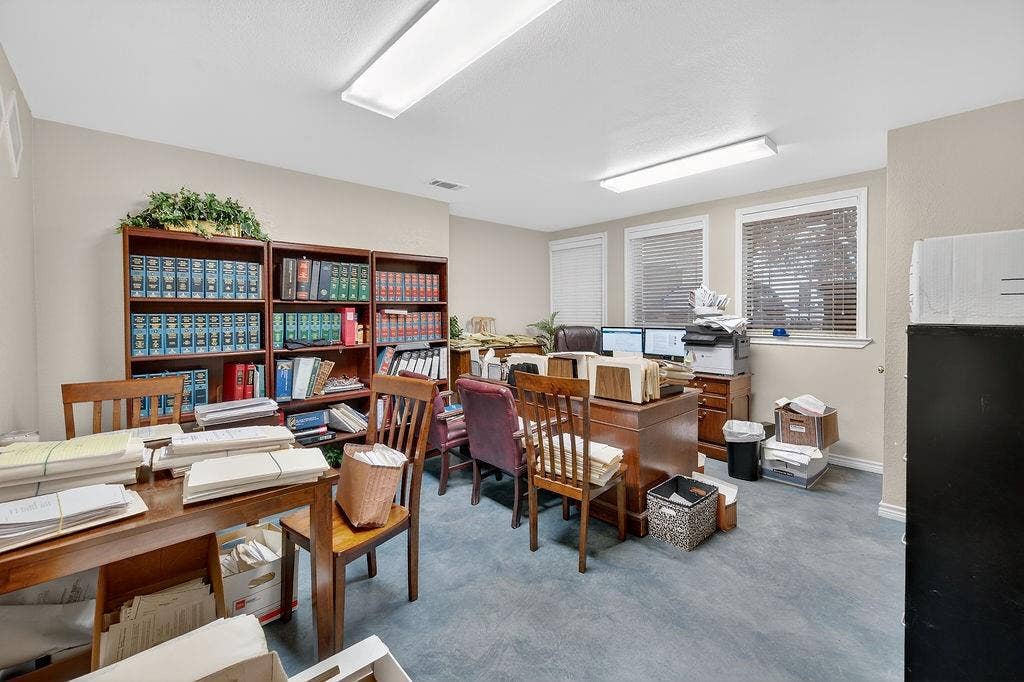 110 E Corsicana Street, Athens, TX 75751 110 E Corsicana Street, Athens, TX 75751