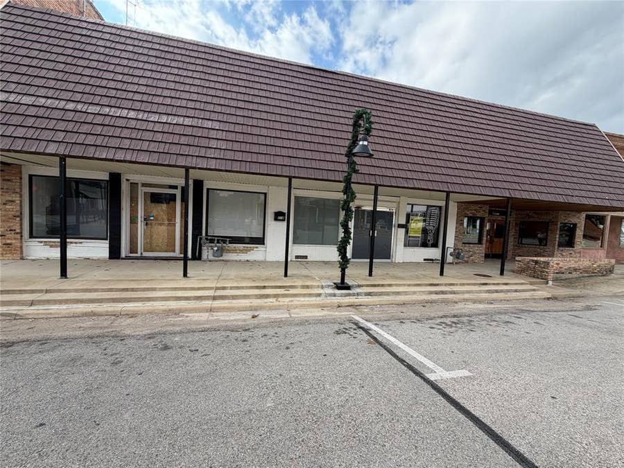 Property photo for 218 S Main Street, Kemp, TX