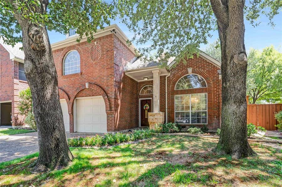 Property photo for 9352 Riverwalk Lane, Irving, TX