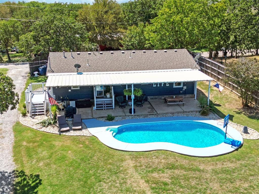 7130 Briar Road, Azle, TX 76020 7130 Briar Road, Azle, TX 76020