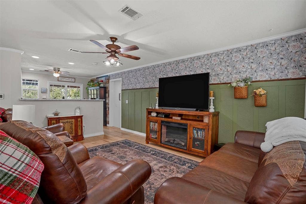 7130 Briar Road, Azle, TX 76020 7130 Briar Road, Azle, TX 76020