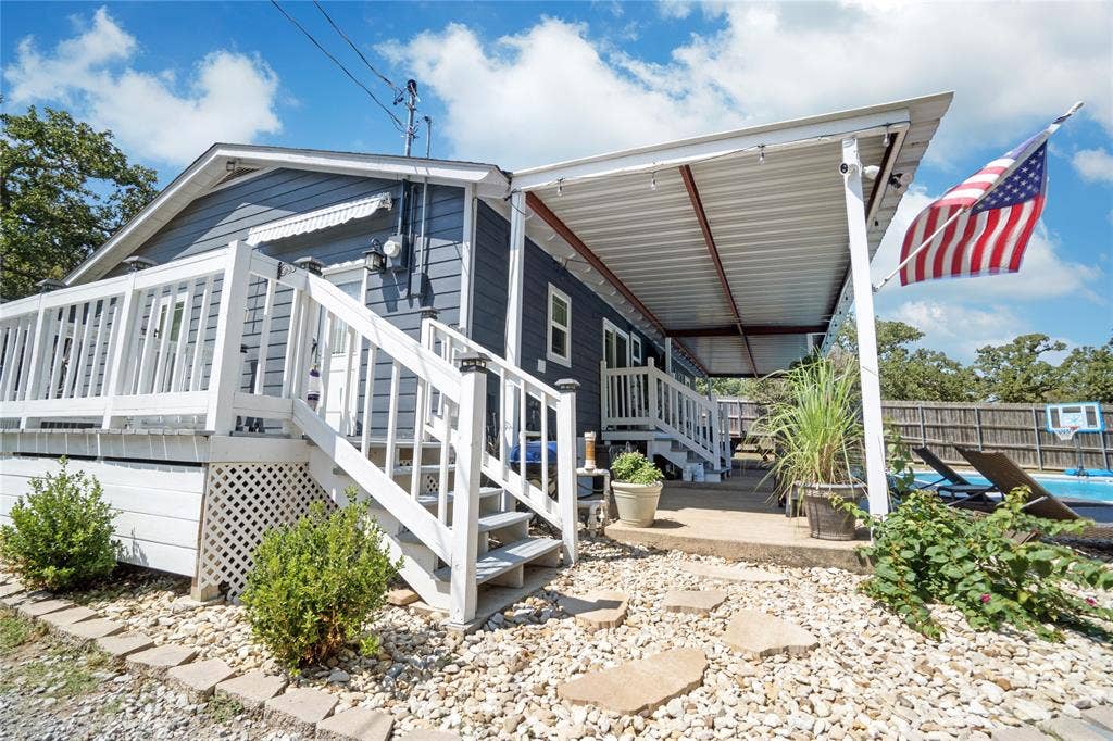 7130 Briar Road, Azle, TX 76020 7130 Briar Road, Azle, TX 76020