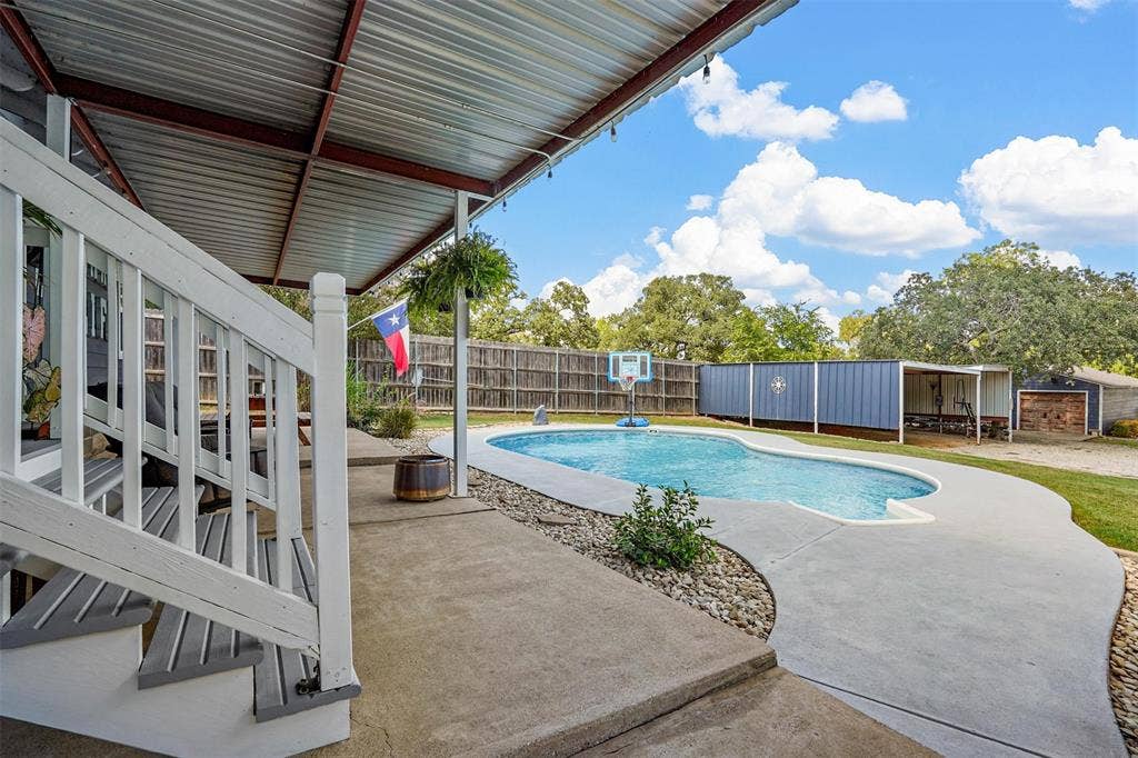 7130 Briar Road, Azle, TX 76020 7130 Briar Road, Azle, TX 76020