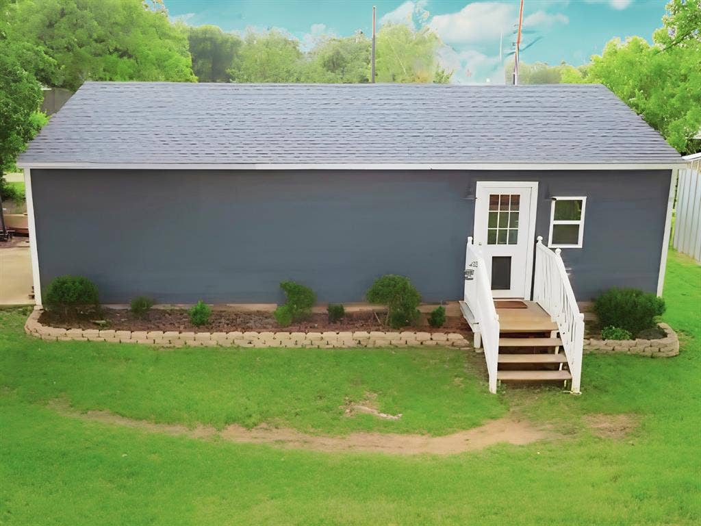 7130 Briar Road, Azle, TX 76020 Addtional building. Shop/Garage