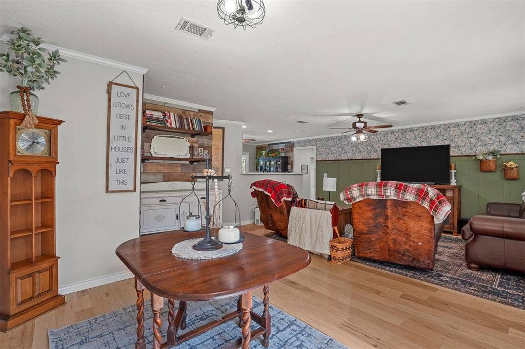 7130 Briar Road, Azle, TX 76020 7130 Briar Road, Azle, TX 76020