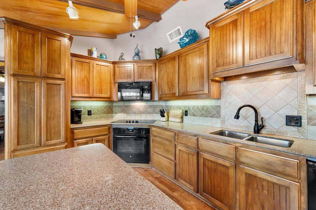 110 Northwood Place, Enchanted Oaks, TX 75156 110 Northwood Place, Enchanted Oaks, TX 75156