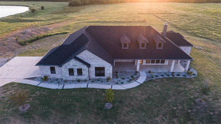 Property photo for 4112 County Road 1098, Celeste, TX