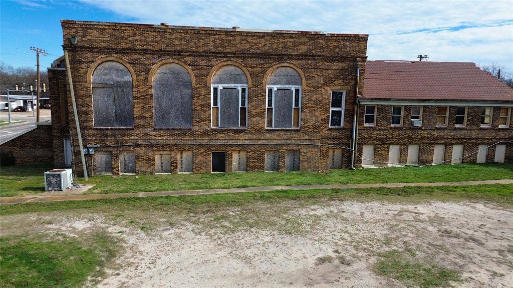3907 Lee Street, Greenville, TX 75401 3907 Lee Street, Greenville, TX 75401