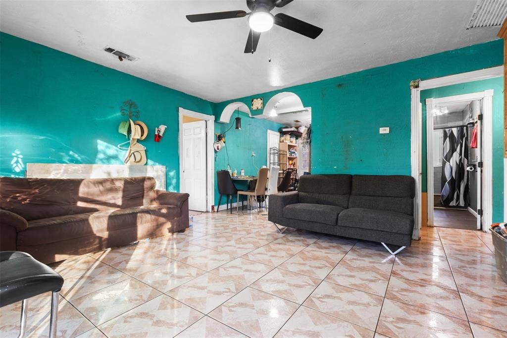 833 Dent Street, Garland, TX 75040 833 Dent Street, Garland, TX 75040