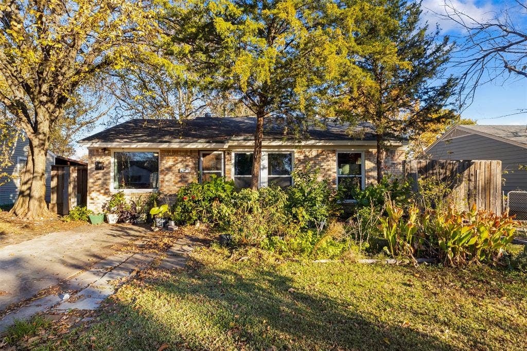 833 Dent Street, Garland, TX 75040 833 Dent Street, Garland, TX 75040