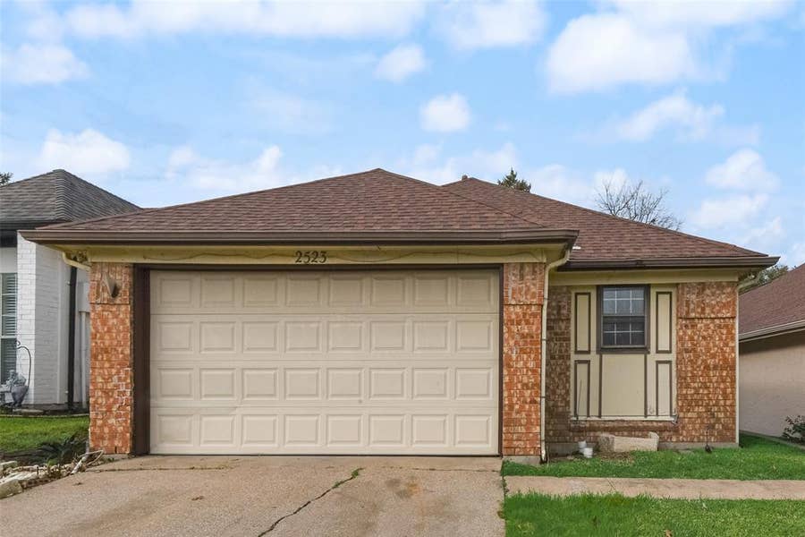 Property photo for 2523 Beverly Hills Lane, Mesquite, TX