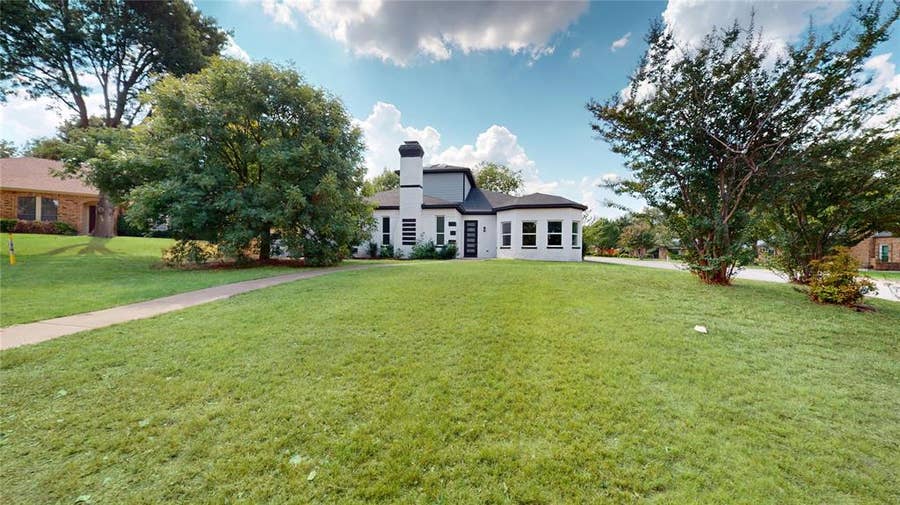 Property photo for 1718 Beaver Creek Circle, Duncanville, TX