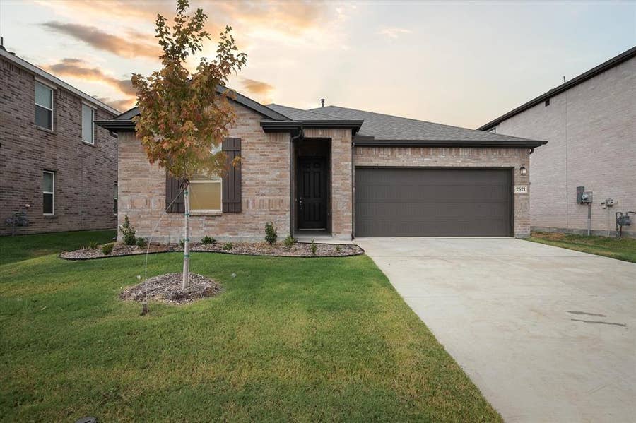 Property photo for 2521 Wayne Avenue, Aubrey, TX