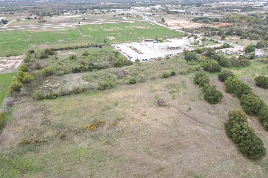 Property photo for 424 Fall Creek Highway, Granbury, TX