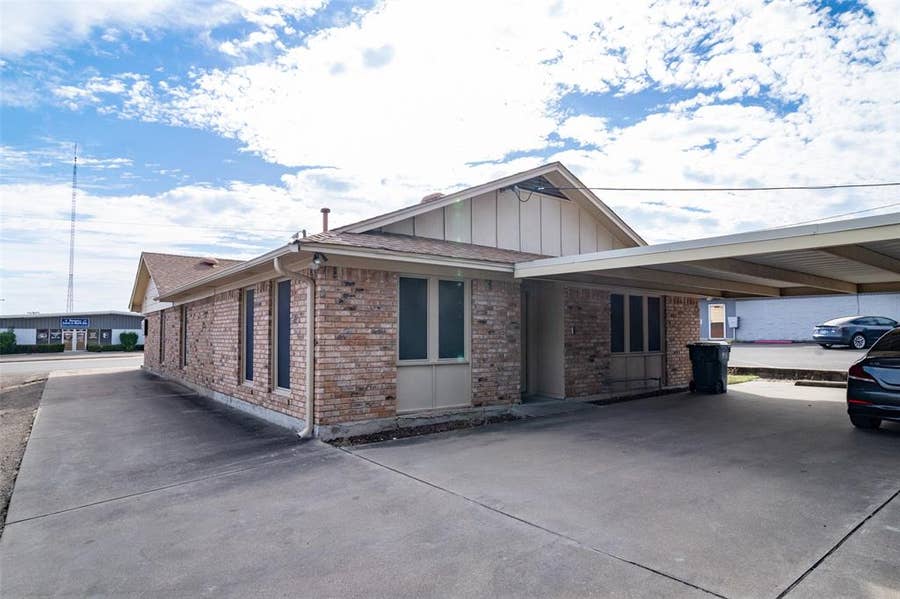 Property photo for 720 Lake Air Drive, Waco, TX