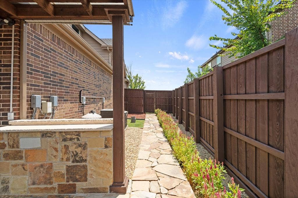 633 Stevenson Drive, Fate, TX 75087 633 Stevenson Drive, Fate, TX 75087