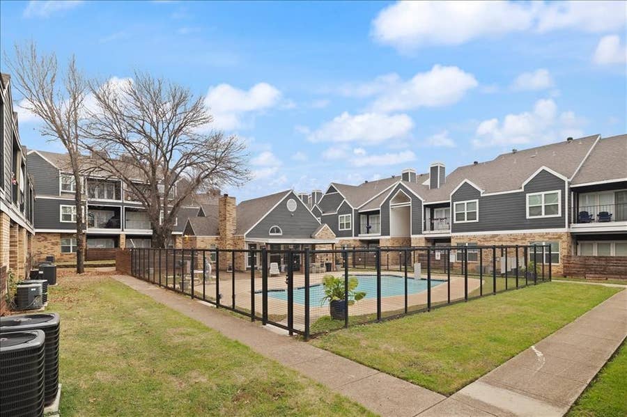 Property photo for 1441 Westmount Avenue, #211, Dallas, TX