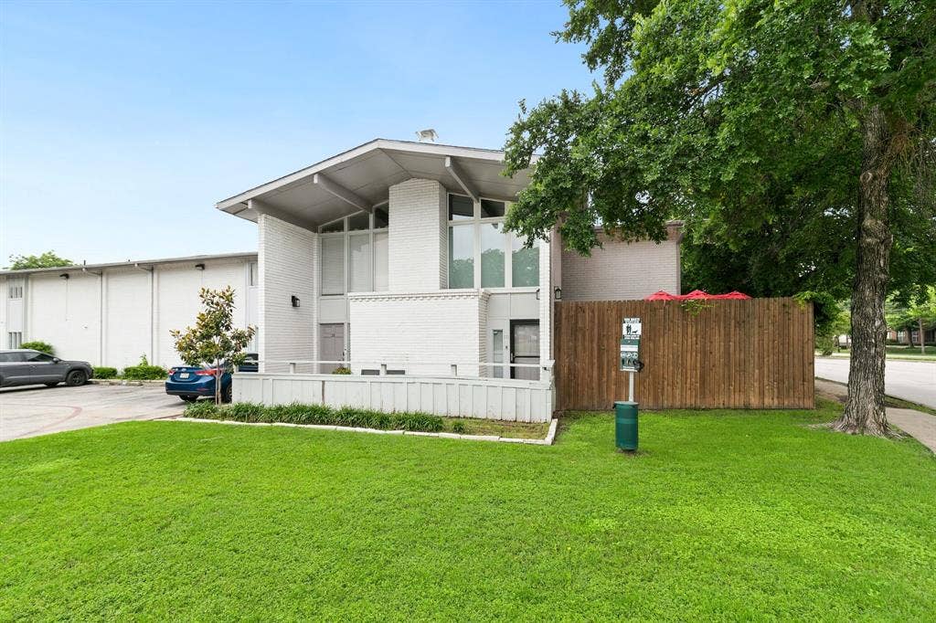4347 Dickason Avenue, #111, Dallas, TX 75219
