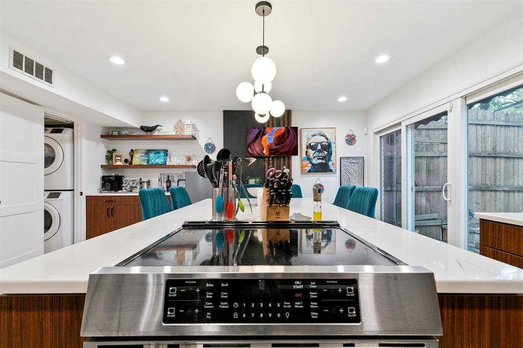 4347 Dickason Avenue, #111, Dallas, TX 75219
