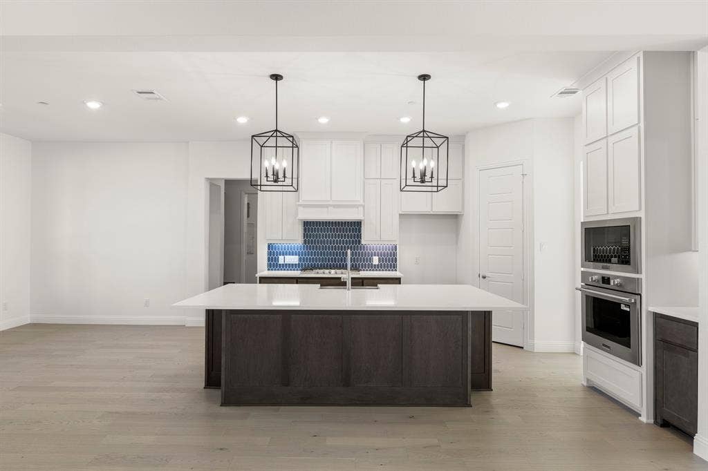 473 Flor Drive, Sunnyvale, TX 75182 11. 473 Flor - Kitchen
