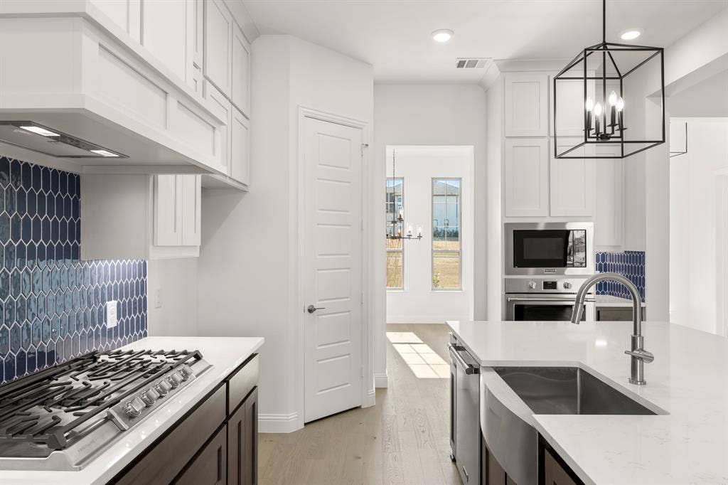 473 Flor Drive, Sunnyvale, TX 75182 13. 473 Flor - Kitchen (3)