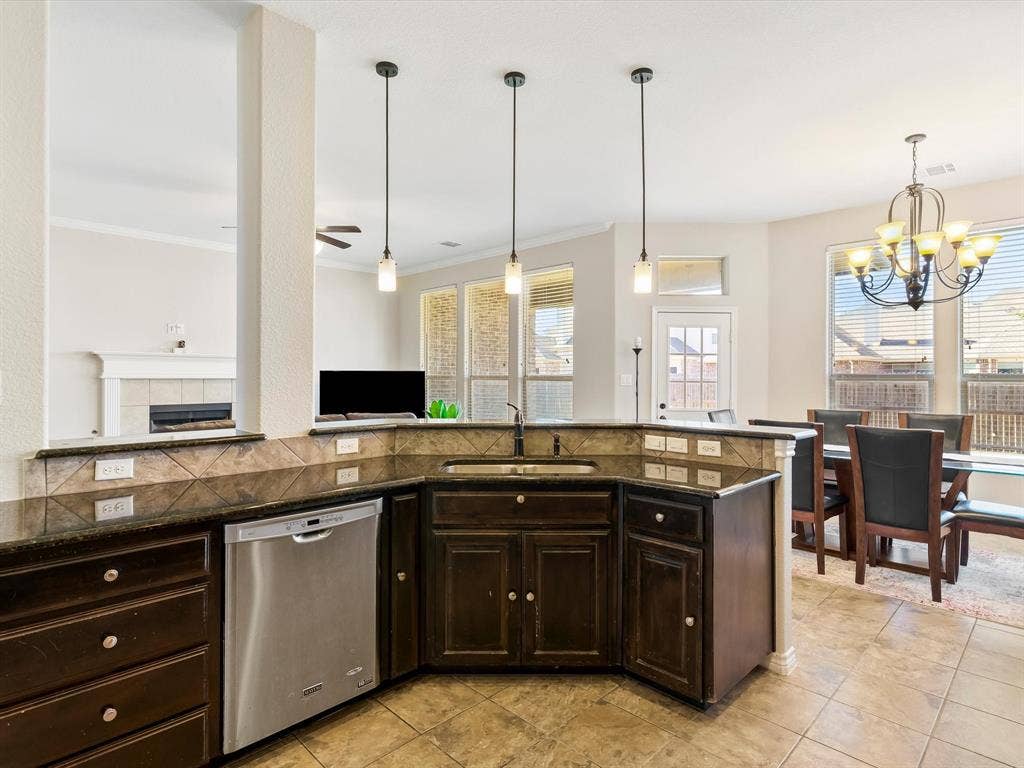 4925 Breezewind Lane, Fort Worth, TX 76123 4925 Breezewind Lane, Fort Worth, TX 76123