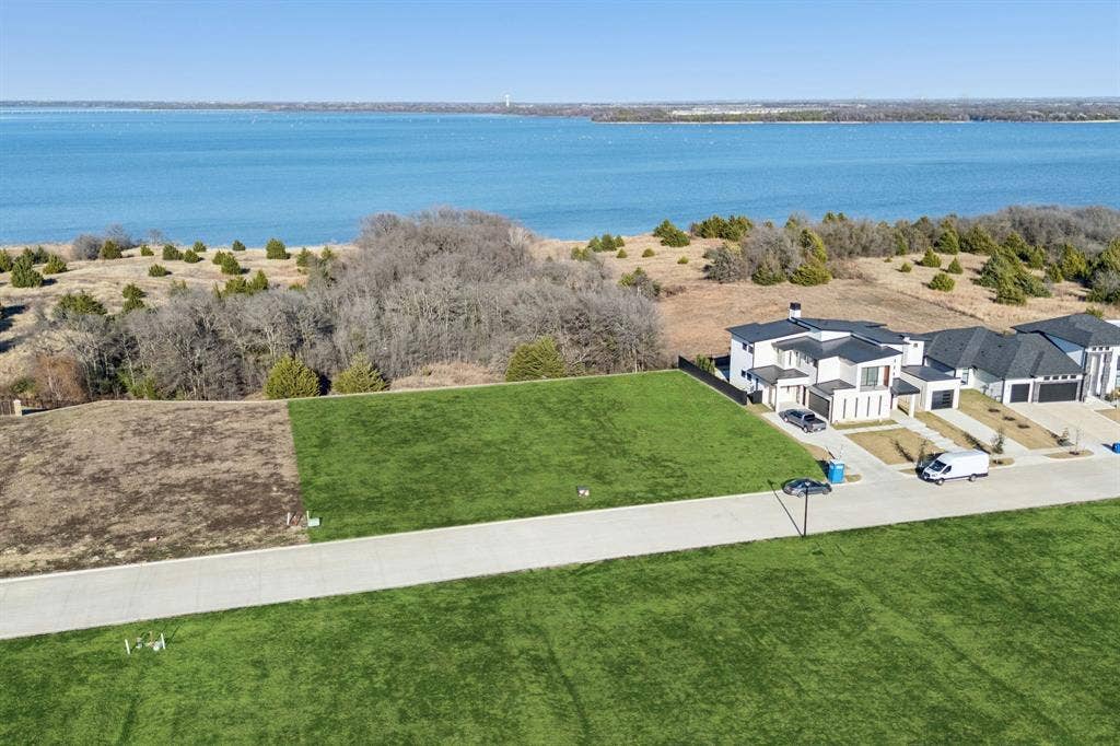 2015 April Dew Way, Wylie, TX 75098 Lots 2 and 3 are lakefront