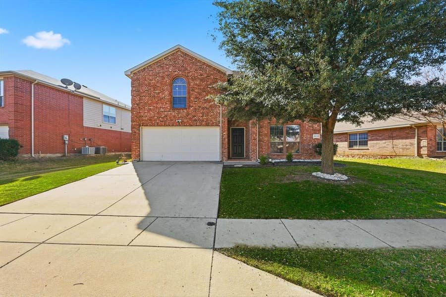 Property photo for 10733 Kittering Trail, Fort Worth, TX