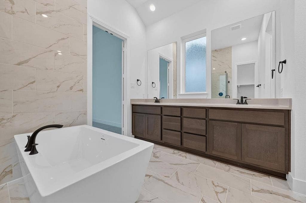 2245 Slate Drive, Waxahachie, TX 75167 2245 Slate Drive, Waxahachie, TX 75167