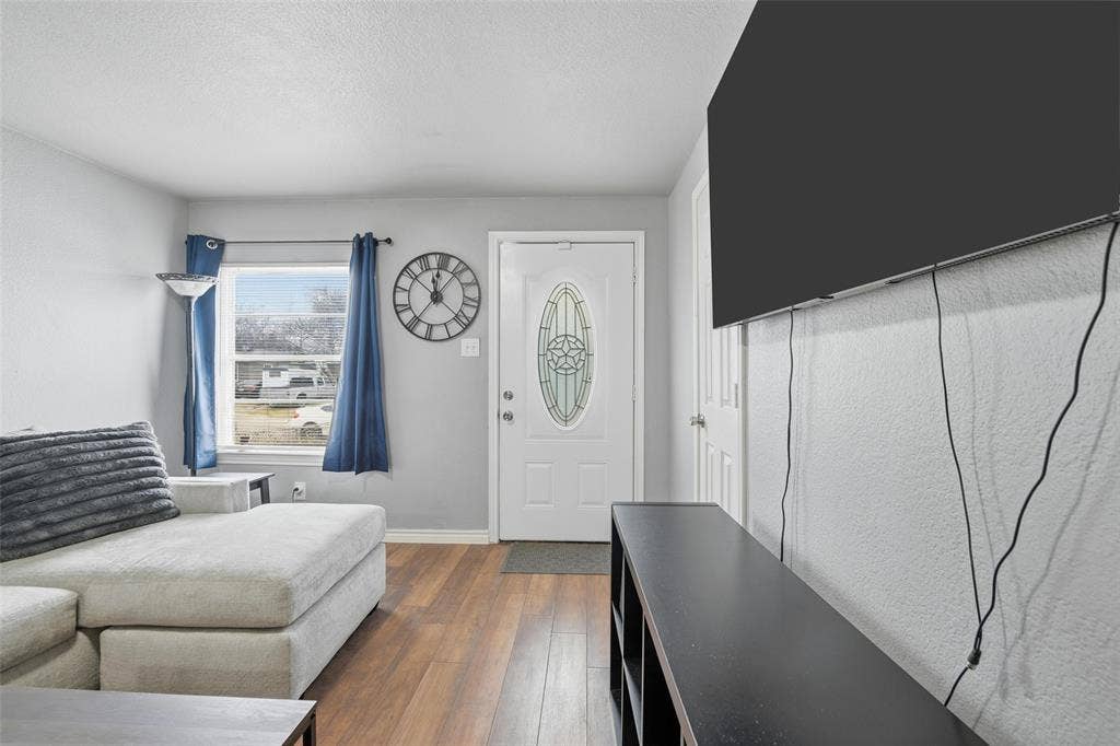 1818 Reever Street, Arlington, TX 76010 1818 Reever Street, Arlington, TX 76010