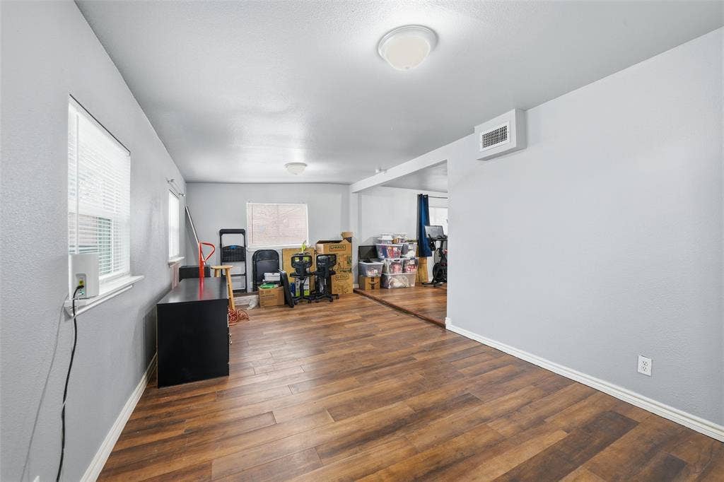 1818 Reever Street, Arlington, TX 76010 1818 Reever Street, Arlington, TX 76010