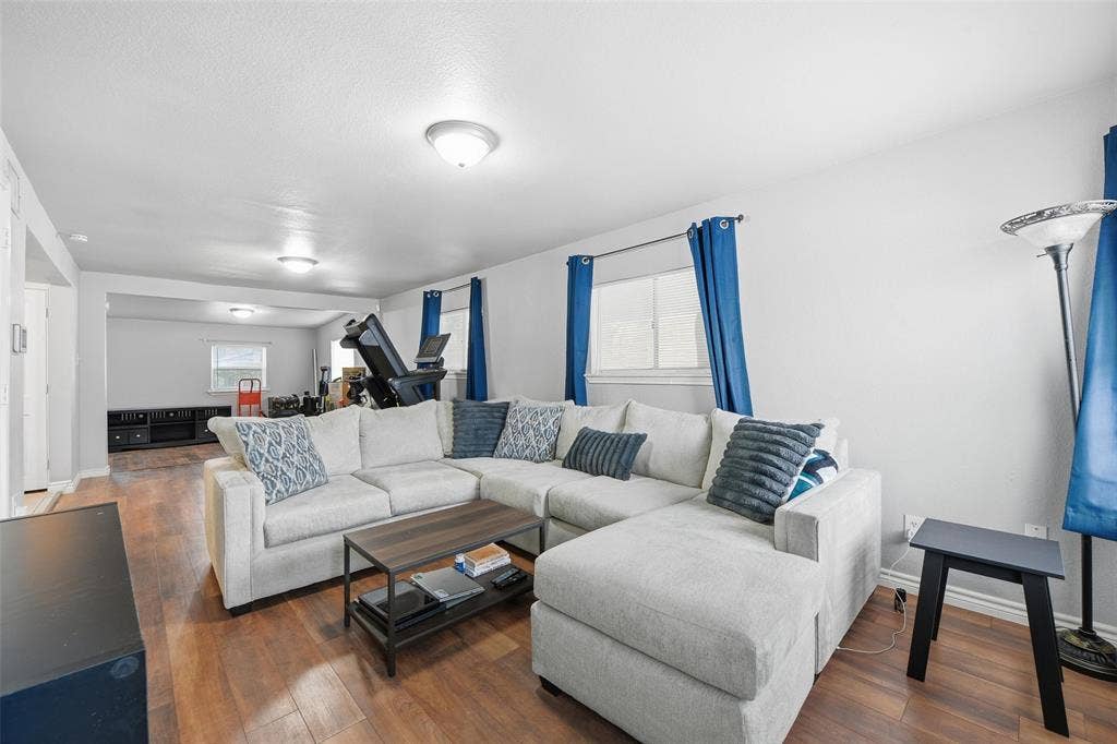1818 Reever Street, Arlington, TX 76010 1818 Reever Street, Arlington, TX 76010